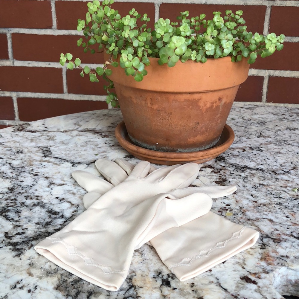 Small Vintage Gloves